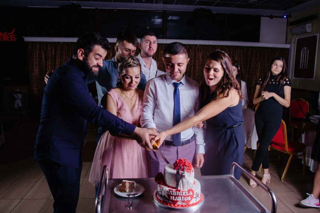 Poza taierea tortului